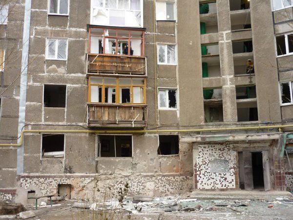 В Горловке из 37 пострадавших в результате обстрела объектов жилого фонда работы закончены на 18