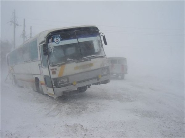 Вниманию пассажиров: из-за непогоды закрыто движение ряда автобусных маршрутов в Донецкой области