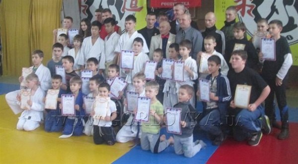 Горловские дети отлично выступили на чемпионате по военно-спортивному многоборью