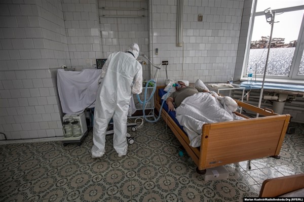 Треть больниц на территории "ЛДНР" заполненными пациентами с коронавирусом