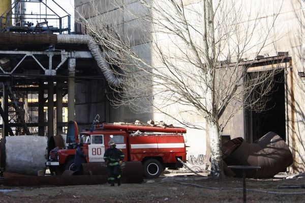 «До сих пор дежурим»: горловские МЧСники рассказали, как тушили пожар на Углегорской ТЭС
