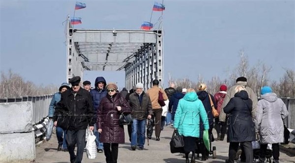 Группировка «ЛНР» закрыла пункт пропуска «Станица Луганская». Через нее ездили в Украину