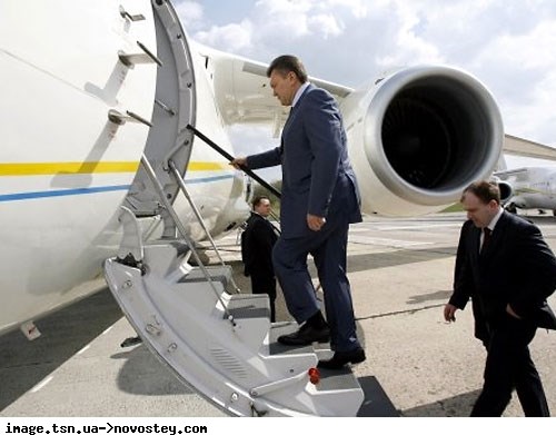Где Виктор Янукович? По одним данным прилетел в Харьков, по другим – сбежал в ОАЭ. В Межигорье пустили журналистов (ОБНОВЛЯЕТСЯ)