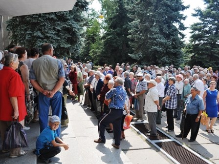 Горловские шахтеры-инвалиды требовали перерасчет пенсии тем, кто вышел на заслуженный отдых до 2008 года.
