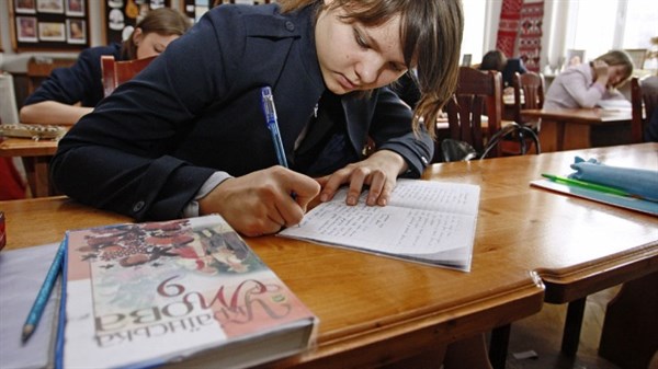 В горловских школах вместо украинского языка ввели новый предмет – «Гражданство Донбасса». На очереди – курс гражданской обороны 