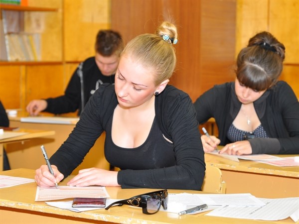 Горловские школьники могут ознакомиться с новыми тестами на Яндекс.ВНО для выпускников Донецка и области