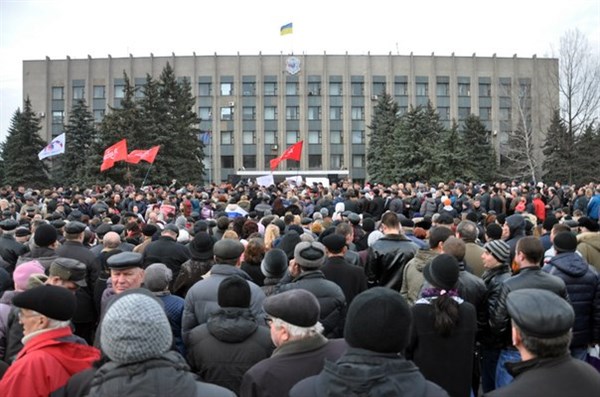 Раскол в головах: на митинге в Горловке местный житель откровенно призывал к разделению Украины (ВИДЕОФАКТ)
