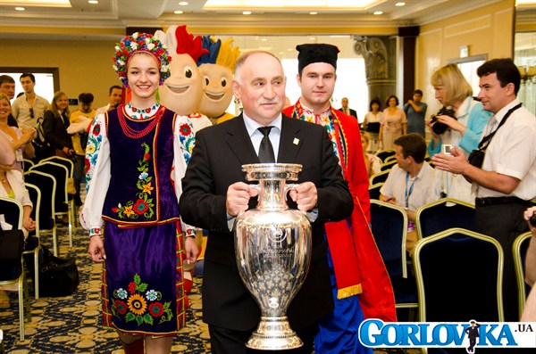 Тотализатор-2012: горловские тренеры симпатизируют немцам, но и Украину не спешат списывать  со счетов 