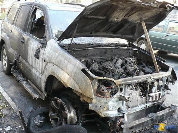 Поджог ценой в 300 тысяч гривен: владелец сгоревшего внедорожника «Тойота» подсчитал свои убытки