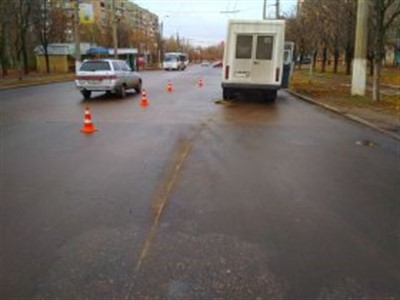 В Горловке у маршрутки оторвалось колесо во время передвижения