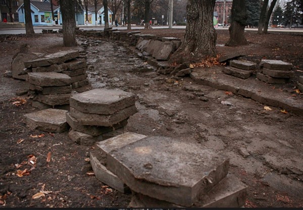 В Горловке подошли к концу ремонтные работы на площади Ленина