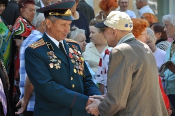 Стироловцы почтили память заводчан, погибших в годы войны (фото)