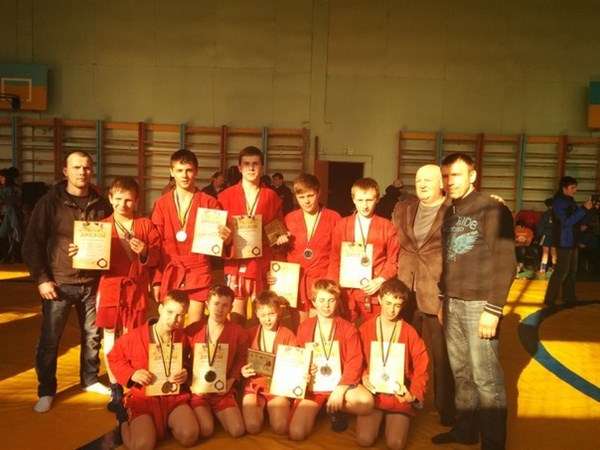 «Весна» подарила 9 медалей: горловские самбисты успешно выступили на Всеукраинском турнире по самбо