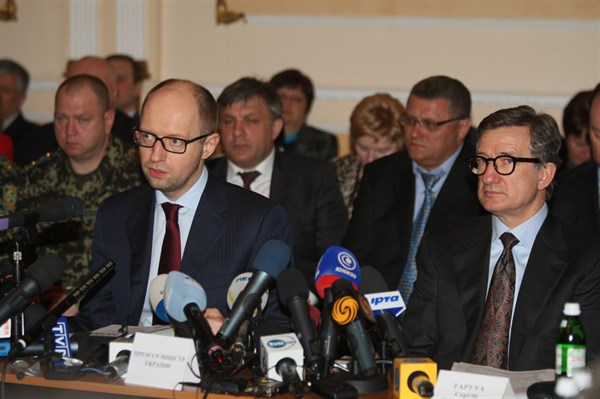 Мэр Горловки сейчас на встрече с премьер-министром Арсением Яценюком, который заявил о необходимости принятия закона о местном референдуме (ОБНОВЛЯЕТСЯ)
