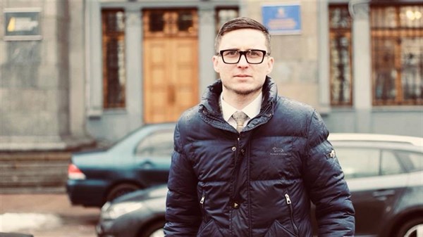 «Увидел блокпост украинских войск и заплакал», - адвокат из Горловки Арсен Маринушкин вспомнил, как покидал город и как выживал в Киеве 
