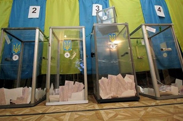В Донецкой области открылось уже 426 избирательных участков. Больше всего – в Мариуполе, а в Донецке и Горловке – все закрыты