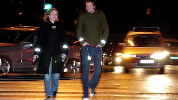 Сотрудники ГАИ призывают горловчан быть заметными на дороге и носить светоотражающую одежду 