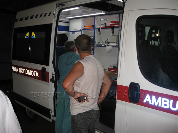Новая "скорая помощь" в Горловке: медики довольны оборудованием, а водители опасаются угодить в ямы