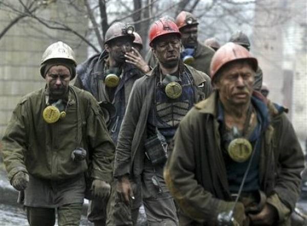 Трагедия под землей: в Горловке на шахте вагонеткой убило горнорабочего 