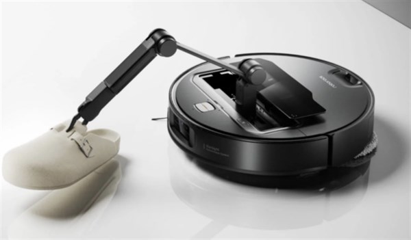 Рубрика «Все по поличках»: що вміють сучасні роботи-пилососи Roborock у 2025 році