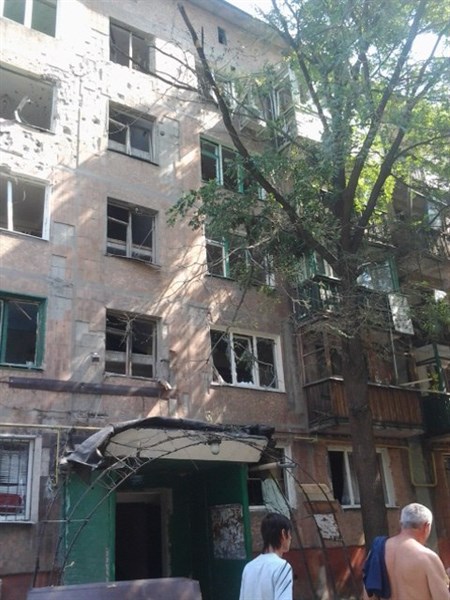 Под ГРАДом оказались жилмассивы Комсомольский и Курганка: в домах вылетели окна, некоторые здания загорелись (ФОТО, ВИДЕО)