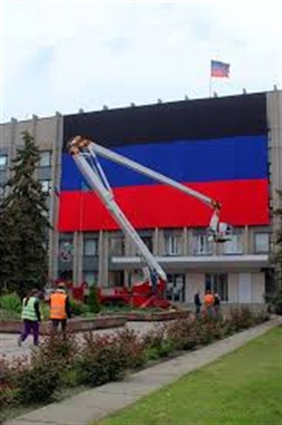 Дорог, парков, супермаркетов и работы: горловчане ответили о нехватке цивилизации при "ДНР" 