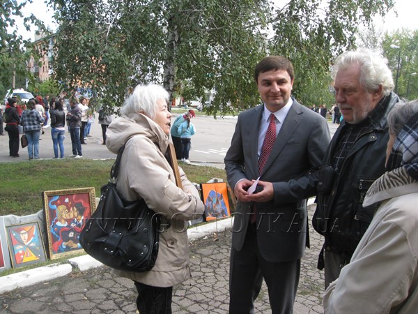Горловские художники просят помощи у мэра города 