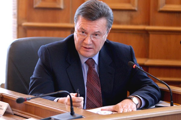 Наталья Бондарь представила, как сегодня сложно Януковичу, а Михаил Ханин посоветовал президенту в случае захвата власти вводить чрезвычайное положение (ВИДЕО)
