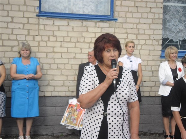 45 лет работы на благо образования: директор школы №15 в поселке Зайцево решила уйти на заслуженных отдых