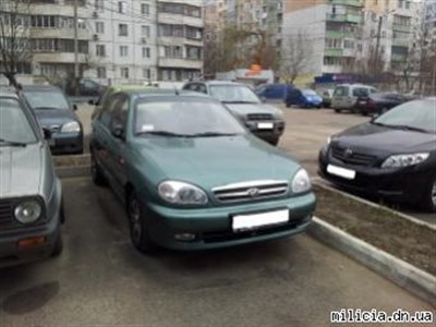 В Горловке с автостоянки на «Родине» угнали «Ланос»: авто нашли разбитым в поселке Озеряновка