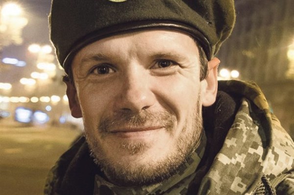 Горловчанин, бывший снайпер подарил столичному аэропорту «Борисполь» эвакуированное информационное табло из Донецкого аэропорта 