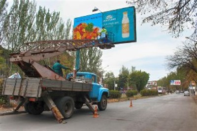 В Горловке появились рекламодатели для билбордов