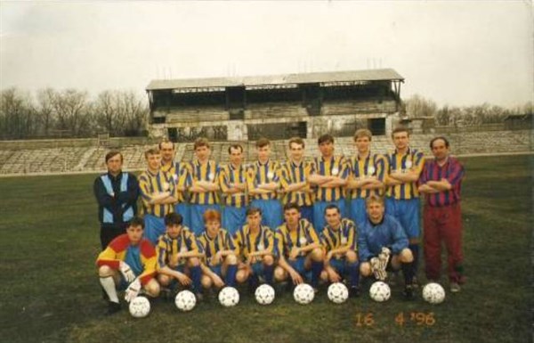 Горловский «Шахтер» образца 1998 года: как создавалась футбольная команда, собиравшая целый стадион болельщиков 