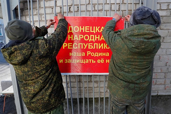  Как  мужчине «откосить» от мобилизации в Горловке: за выезд из города платят от 30 до 70 тысяч рублей