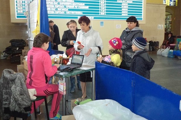 «Там бомбили, а здесь обманули»: в Харькове нечестные квартирные агентства наживаются на горловских переселенцах