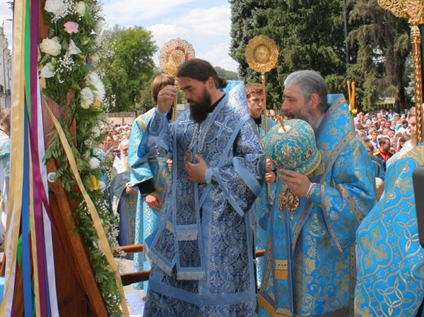 Владыка Митрофан с братией монастыря помолился над образом Святогорской иконы Божией Матери