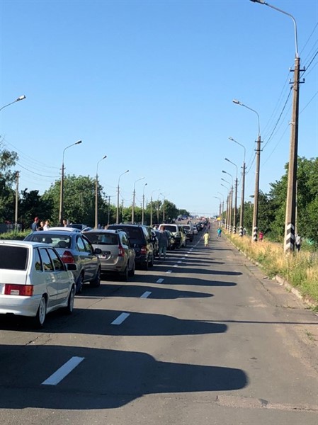 "ДНР" преднамеренно затягивает очередь на КП "Еленовка". Хотят отбить желание людей ездить в Украину