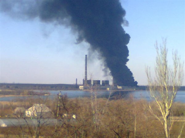 На Углегорской ТЭС произошел пожар. Один человек погиб и трое пострадали. Калининский район Горловки "накрывает"   облако дыма (ВИДЕО, ОБНОВЛЯЕТСЯ)