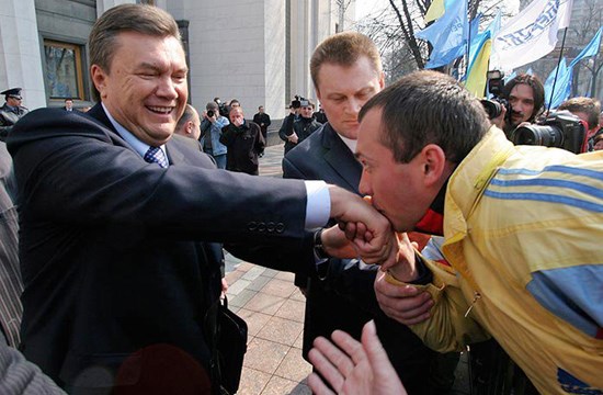 Без права на помилование: горловские оппозиционеры уверены, что новая власть найдет Януковича и отдаст под суд 