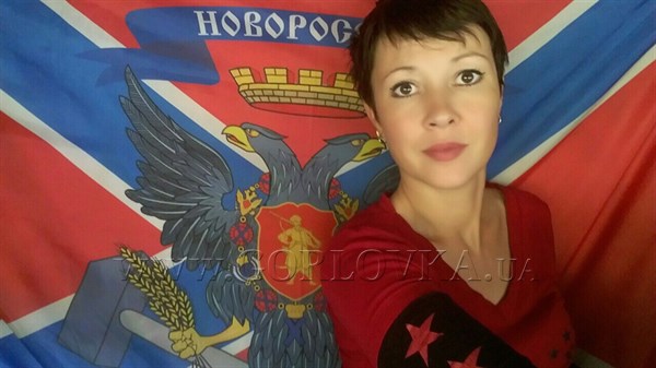 Горловчанка Анна Тув, потерявшая в результате обстрела мужа и дочь, сейчас занимается волонтерством в России 