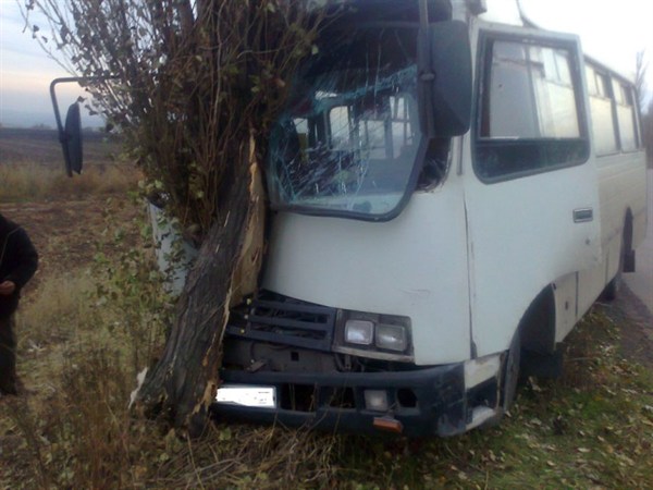 В Горловке автобусы стали участниками 17 аварий 