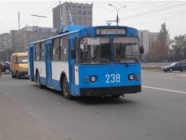 На три дня в Горловке приостановили движение троллейбусов и в нескольких районах отключили воду