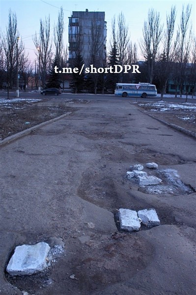 В Горловке показали состояние дорог. Это ужас (ФОТО)