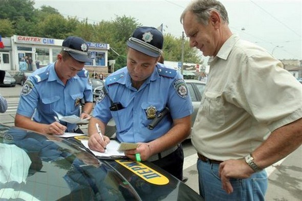 Горловских водителей освободили от необходимости носить в ГАИ квитанции об уплате штрафа