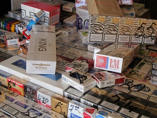 На центральном рынке Горловки сотрудники милиции изъяли 2000 пачек сигарет на сумму 16 тысяч гривен