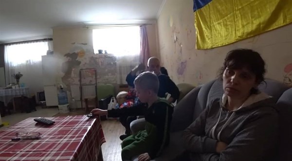 Семья из Горловки в 2014 году переехала в Бахмут, а в 2022-м - в Ирпень: их история переселения (видео)
