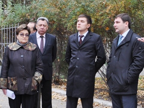 Кадровик из Администрации Президента Украины посмотрел, как в жилмассиве Строителей возводят детский сад 