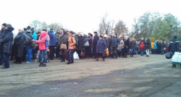 На Донбассе КПВВ на линии разграничения переходят на весенний режим работы