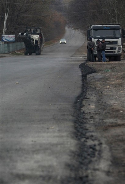 Ремонт дороги в Горловке: что уже восстановлено и что будет дальше (ФОТОРЕПОРТАЖ)