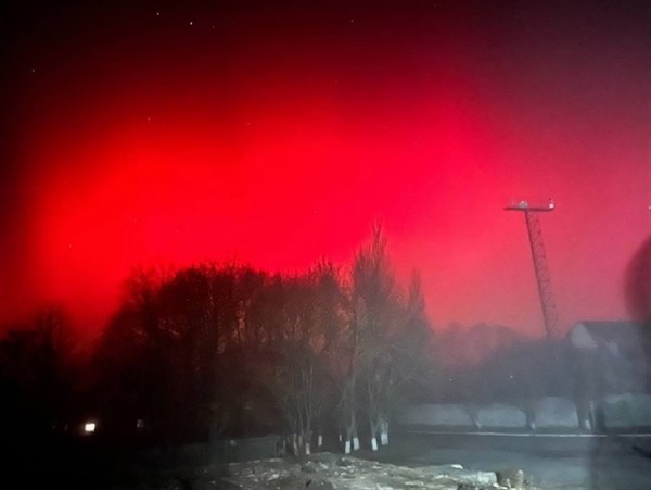 Вчера в Горловке наблюдали багряный закат (ФОТО)